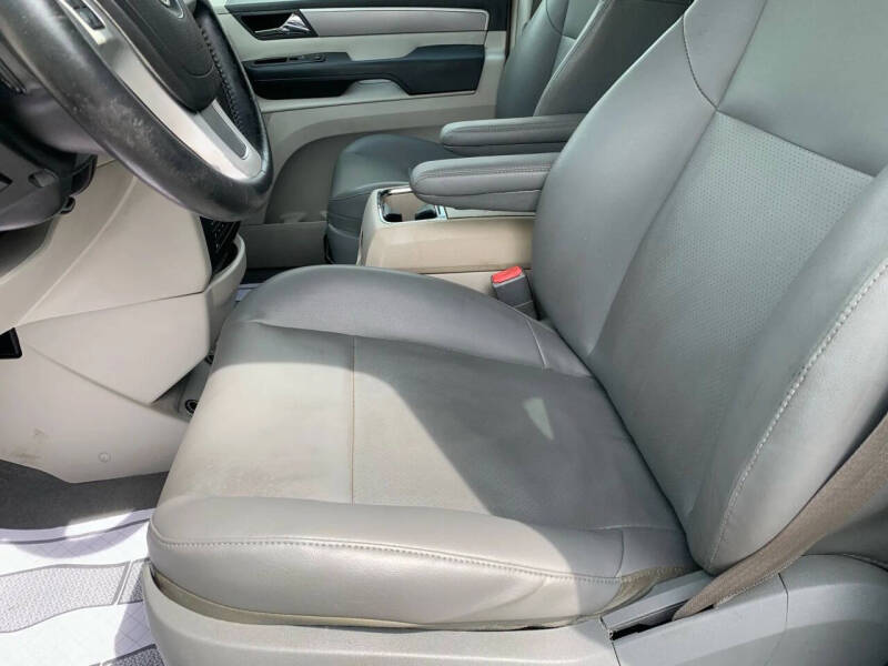 2014 Volkswagen Routan