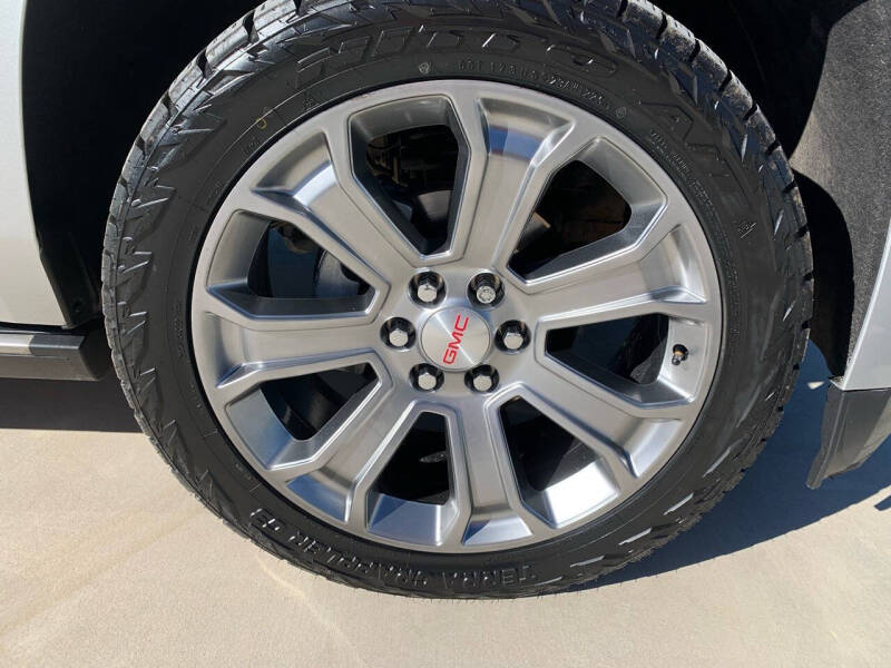 2017 GMC Yukon XL Denali