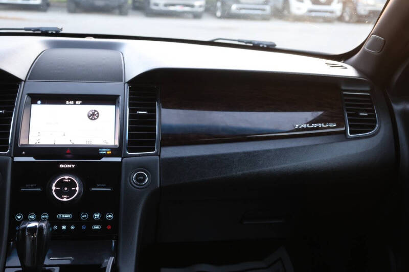 2017 Ford Taurus Limited