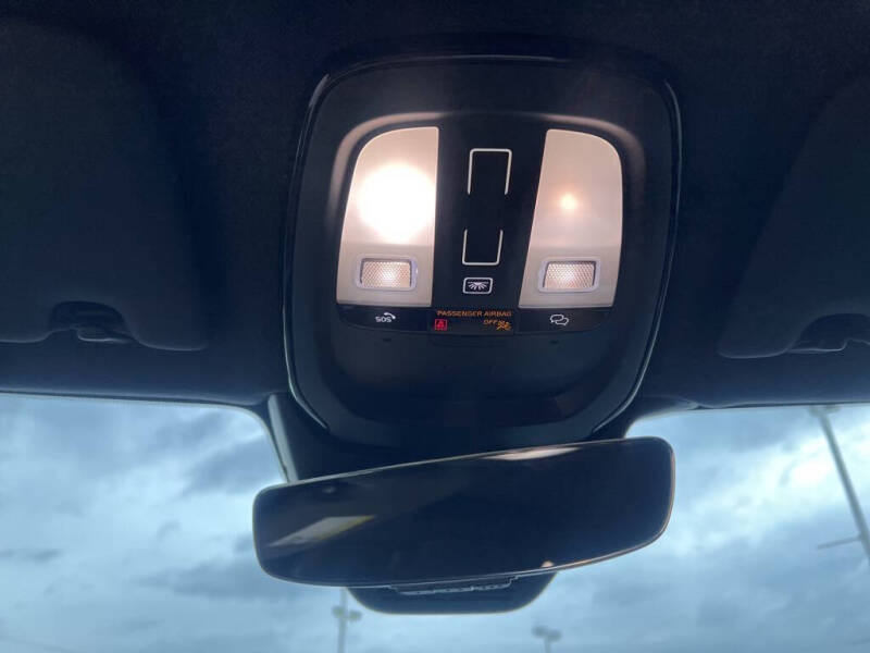 2026 Volvo XC40 B5 Ultra Black Edition