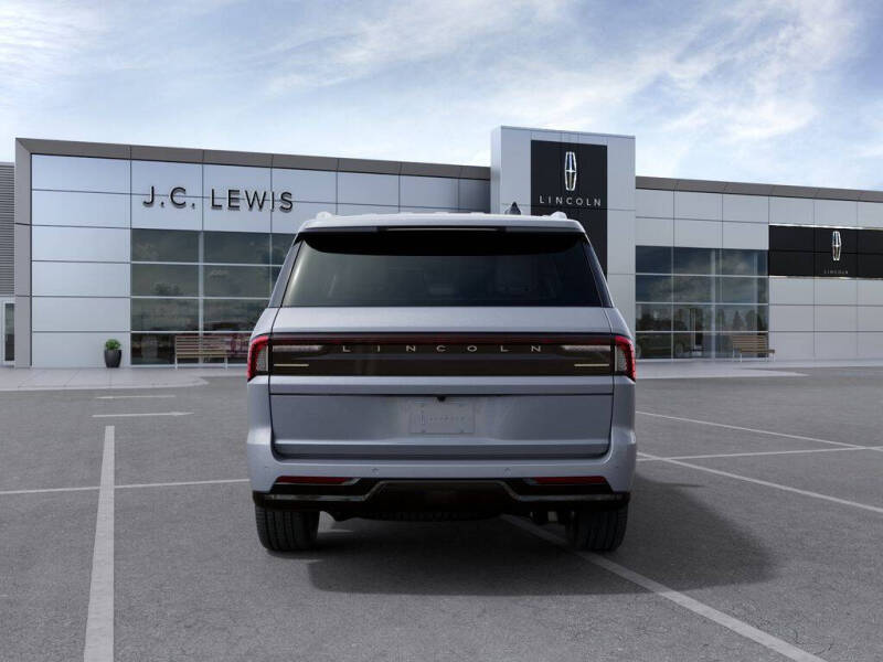2027 Lincoln Navigator Reserve