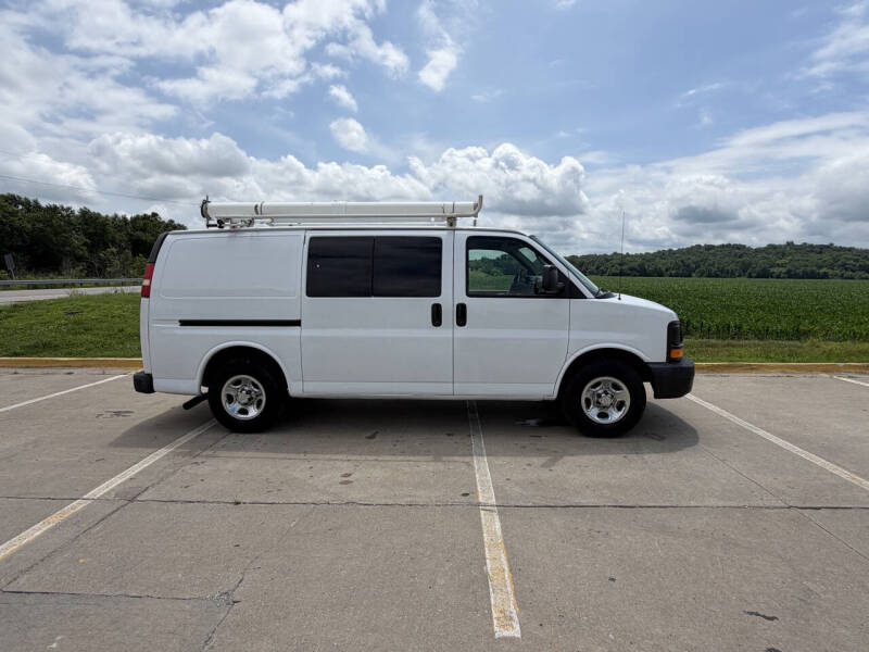 2008 Chevrolet Express 1500 Work Van's photo