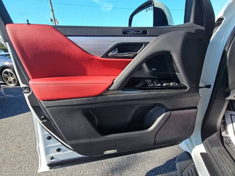 2022 Lexus LX 600 F SPORT Handling