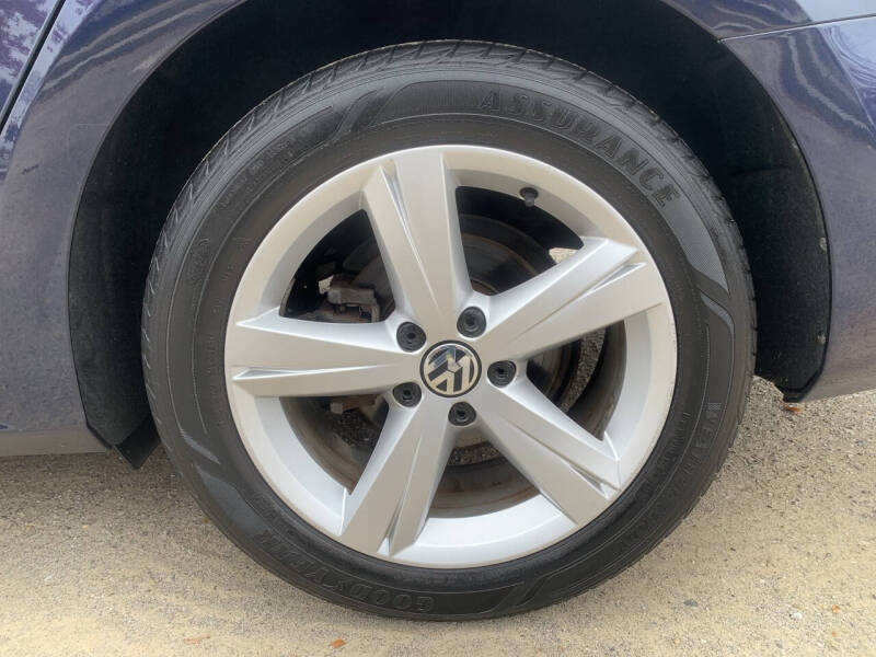 2013 Volkswagen Passat SE PZEV