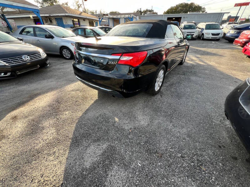 2012 Chrysler 200 Touring
