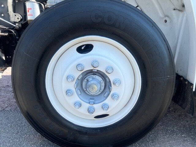 2015 Freightliner M2 106