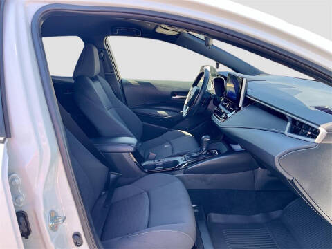 2025 Toyota Corolla Hatchback SE