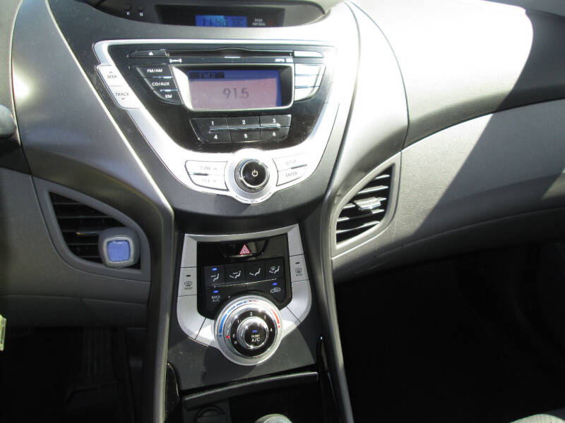 2012 Hyundai Elantra GLS photo 12