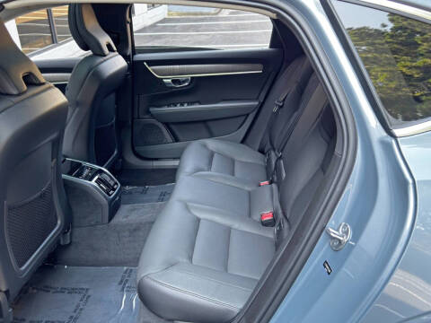 2023 Volvo S90 B6 Plus