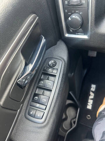 2021 RAM 1500 Classic SLT