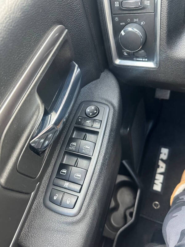 2021 RAM 1500 Classic SLT