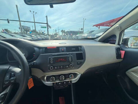 2012 Kia Rio 5-Door SX