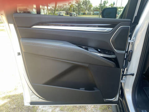 2025 Cadillac Escalade ESV Luxury