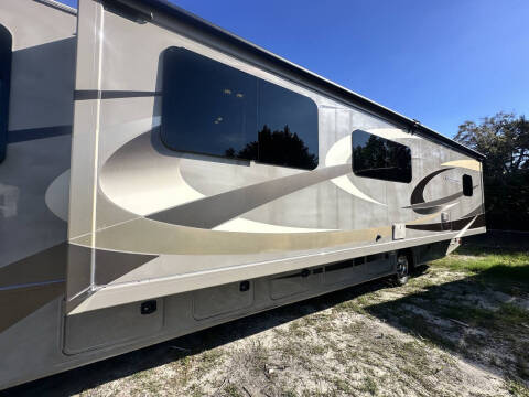 2015 Thor Motor Coach Hurricane