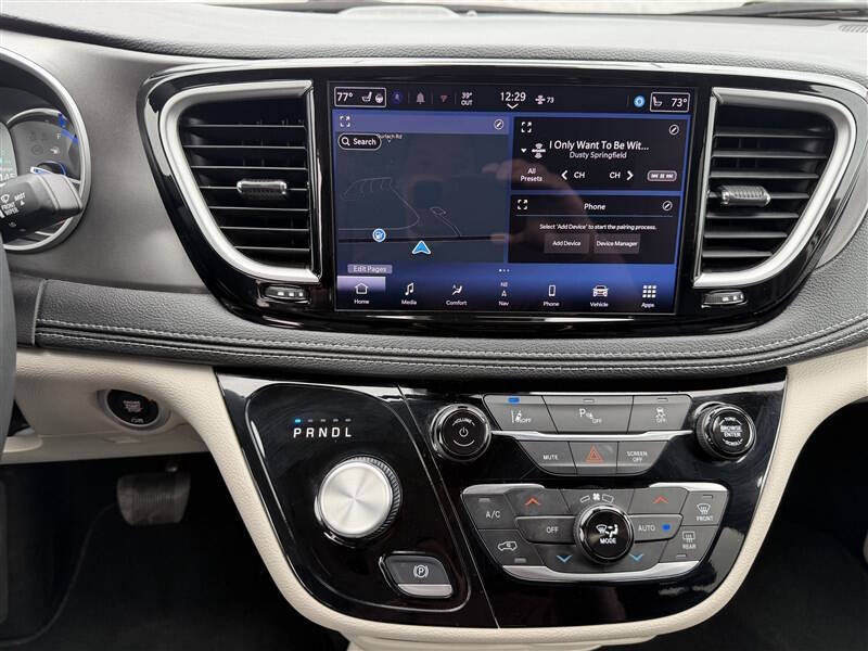 2024 Chrysler Pacifica Plug-In Hybrid