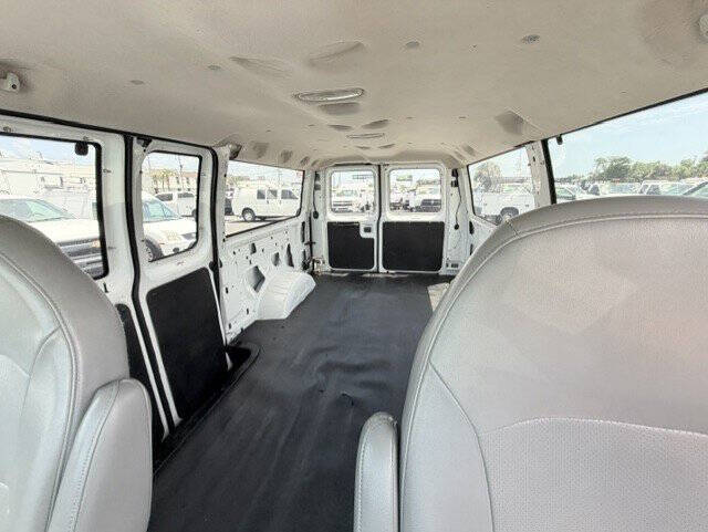 2003 Ford E-Series E-350 SD