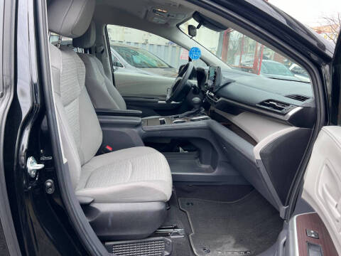 2022 Toyota Sienna LE 8-Passenger