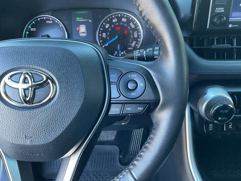 2022 Toyota RAV4 Hybrid SE