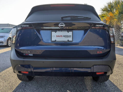 2025 Nissan Kicks SR