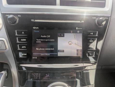 2017 Toyota Prius v Four