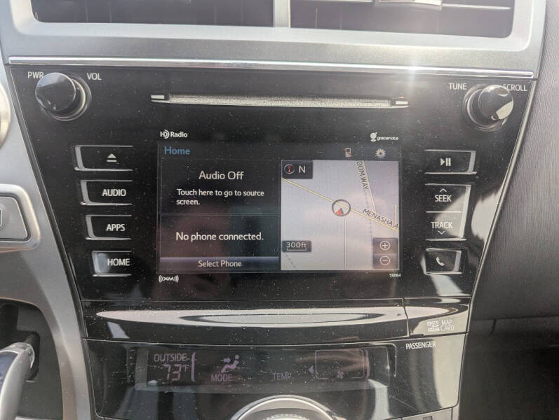 2017 Toyota Prius v Four