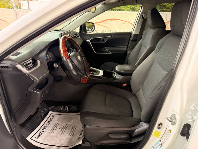 2022 Toyota RAV4 Hybrid LE