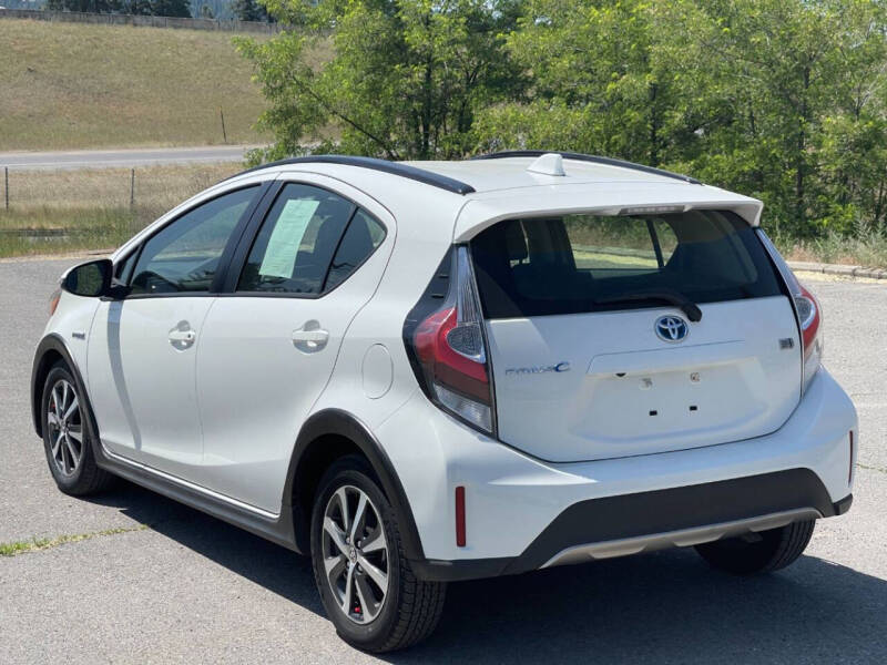 2018 Toyota Prius c Three