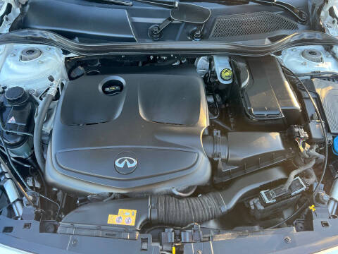 2018 Infiniti QX30 Luxury