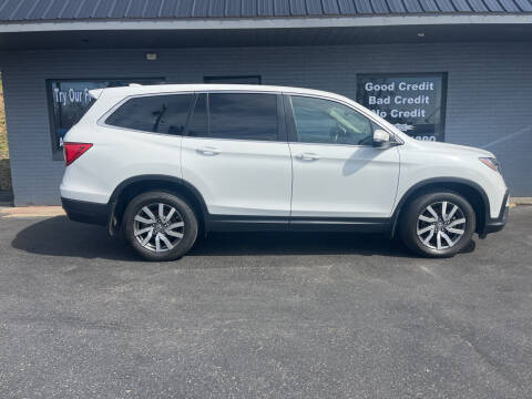 2021 Honda Pilot for sale at Auto Credit Connection LLC in Uniontown PA