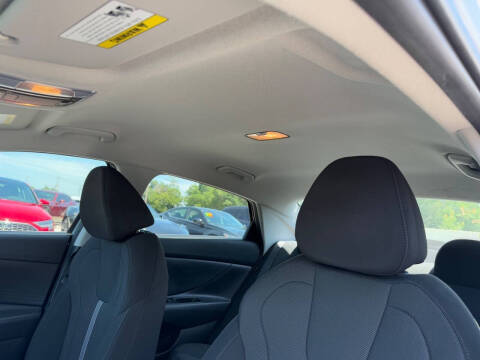 2024 Hyundai Elantra SE