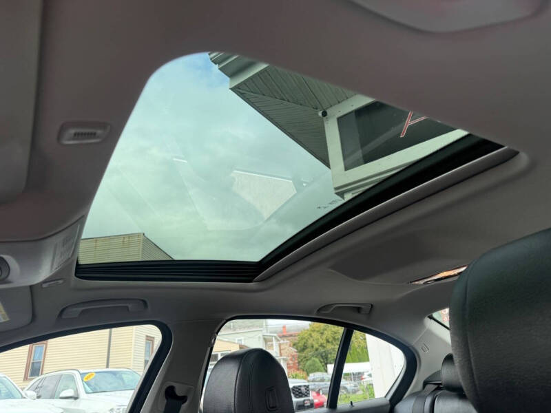 2015 BMW 5 Series 528i xDrive