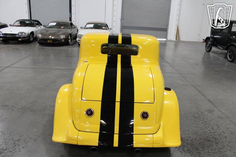 1933 Plymouth 5 Window