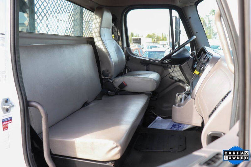 2019 Freightliner M2 106