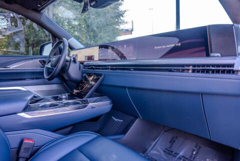 2025 Cadillac Escalade IQ Luxury 2