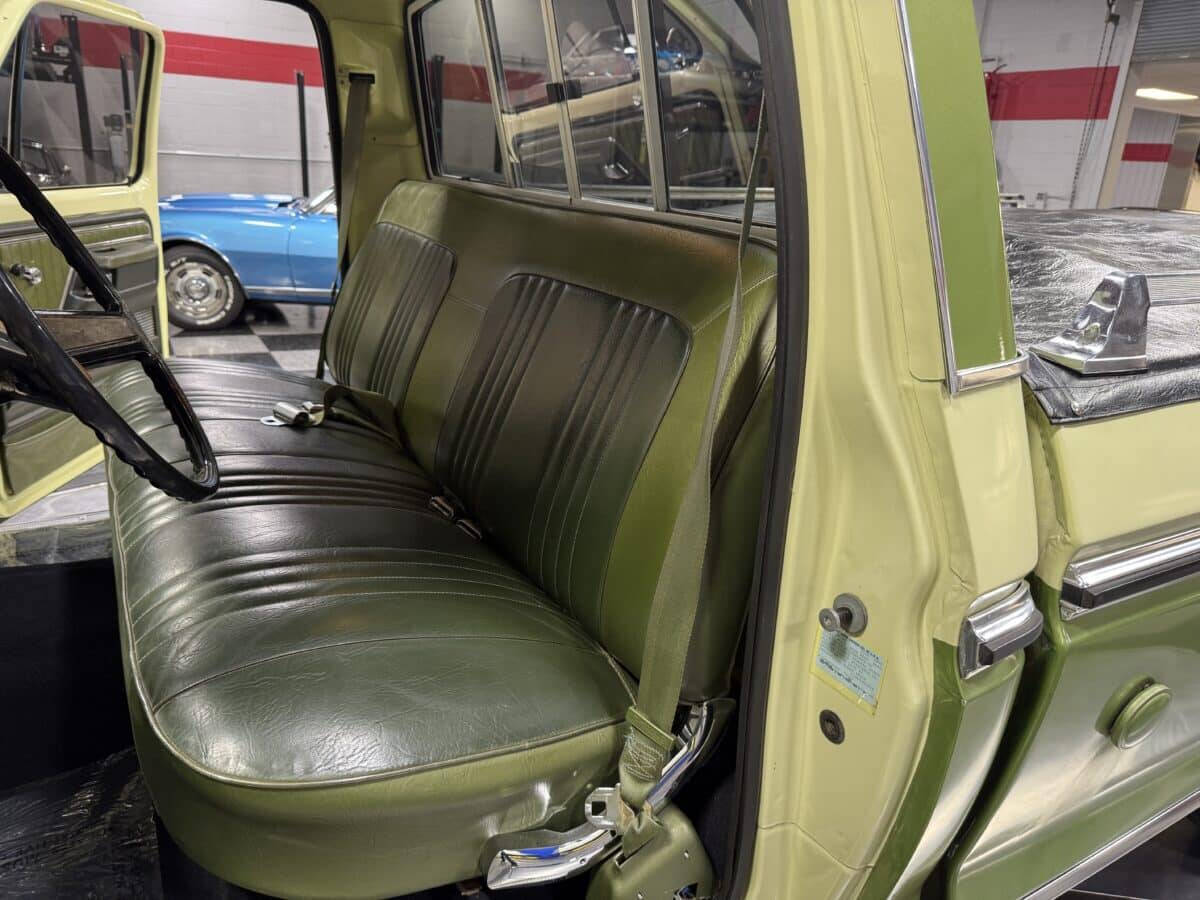 1976 Ford F-150 31