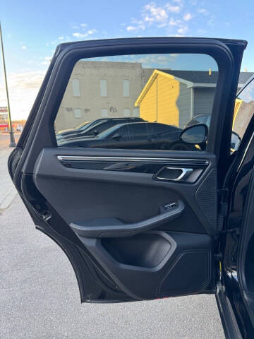 2016 Porsche Macan S