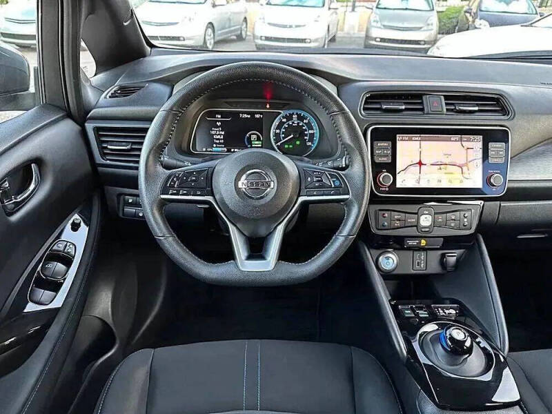 2020 Nissan LEAF SV