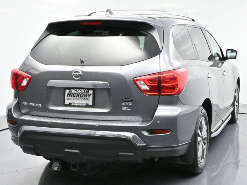 2020 Nissan Pathfinder SL