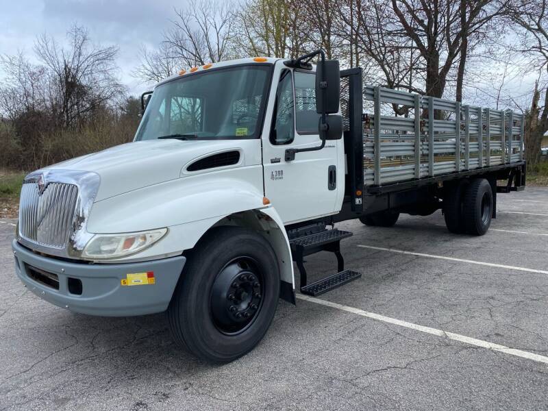 2005 International 4300 for sale at iSellTrux in Hampstead NH