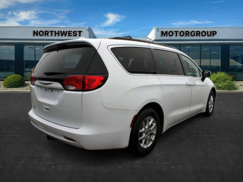 2020 Chrysler Voyager LXi