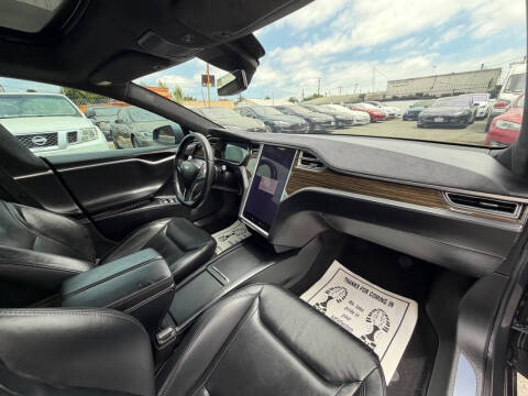 2016 Tesla Model S 70D