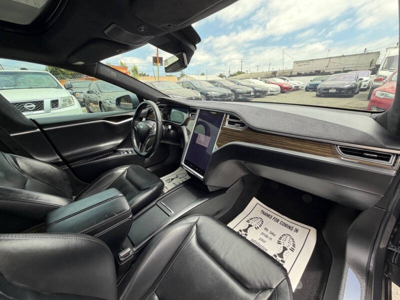 2016 Tesla Model S 70D