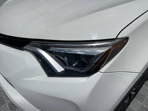 2017 Toyota RAV4 SE