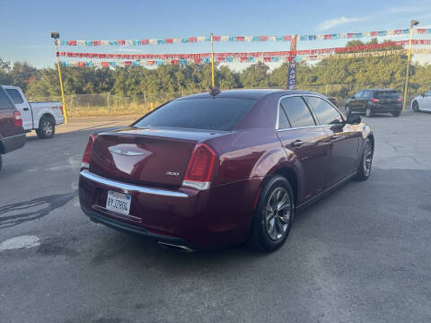 2016 Chrysler 300 Limited