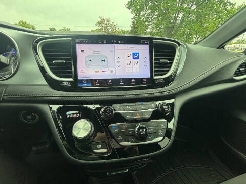2022 Chrysler Pacifica Touring