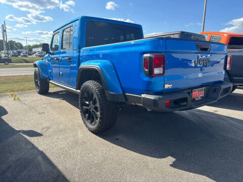 2025 Jeep Gladiator NightHawk