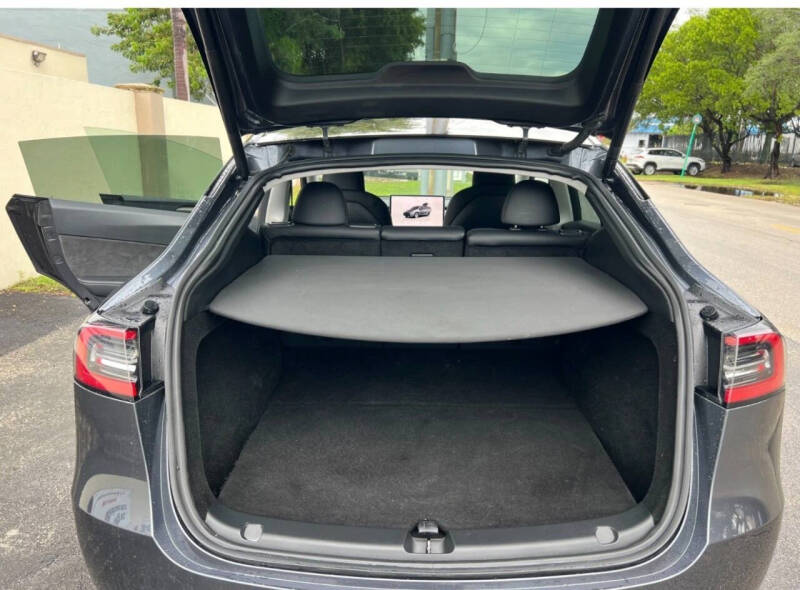 2023 Tesla Model Y Long Range