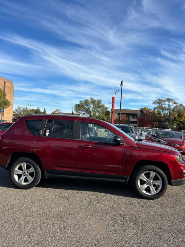 2015 Jeep Compass Sport photo 4