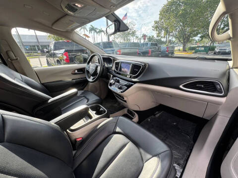 2020 Chrysler Voyager LXi