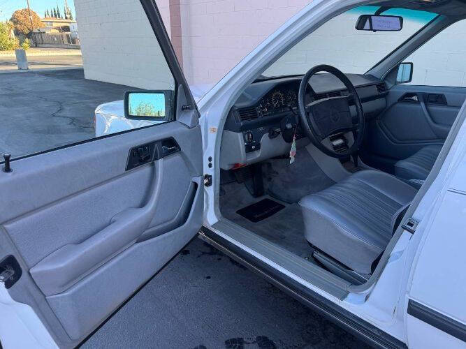 1986 Mercedes-Benz 300-Class